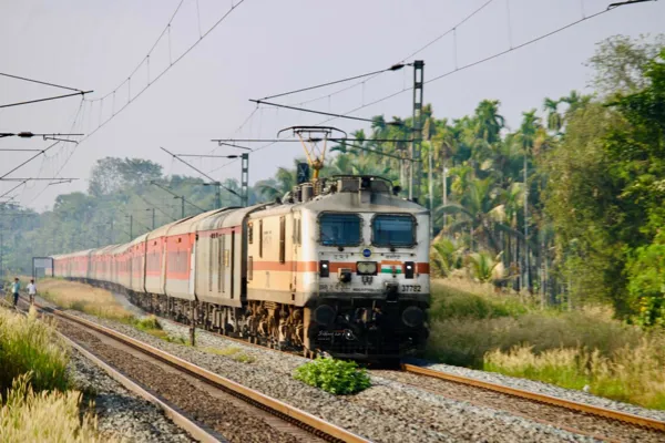 12201- LTT-TVCN GARIB RATH EXPRESS Indian Train Simulator Scenario on KERALA V2 ERS - CLT - MAQ  Route